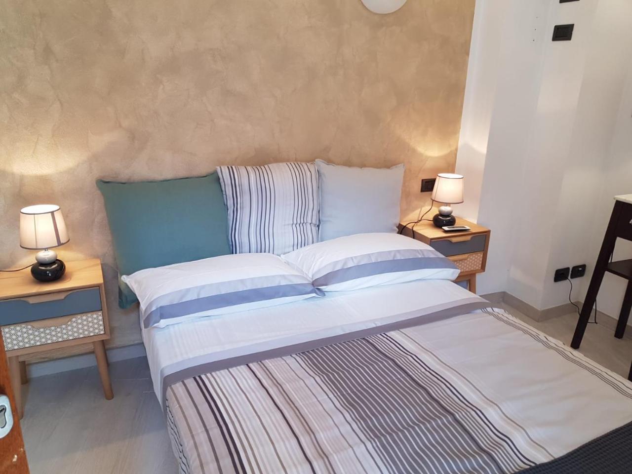 Bellissima Camera Carolina23 Bed & Breakfast Леванто Екстериор снимка