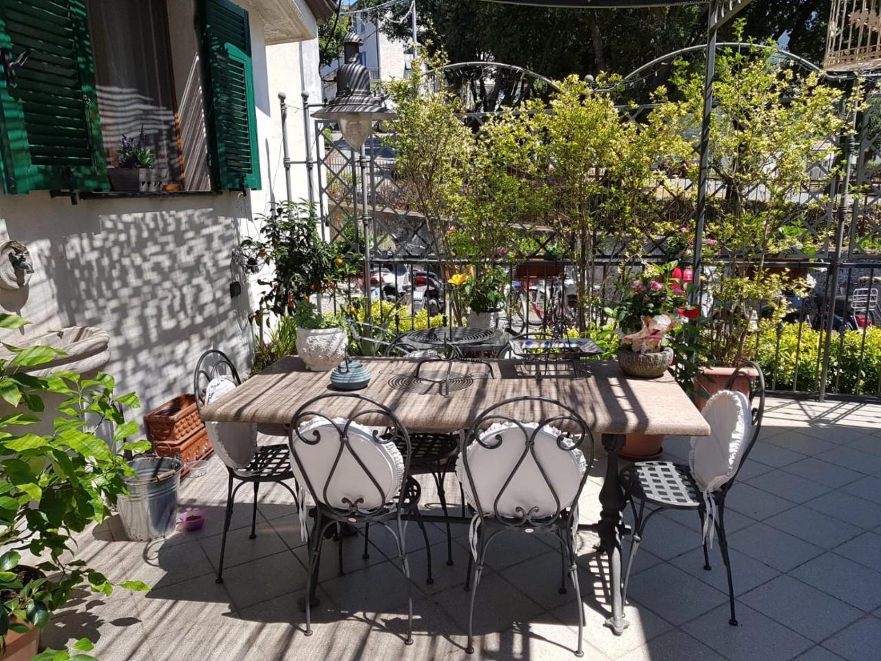 Bellissima Camera Carolina23 Bed & Breakfast Леванто Екстериор снимка